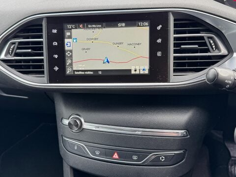 Peugeot 308 1.6 HDi Active Euro 5 (s/s) 5dr 11