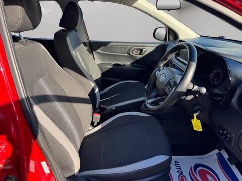 Hyundai i10 1.0 SE Connect Euro 6 (s/s) 5dr 12