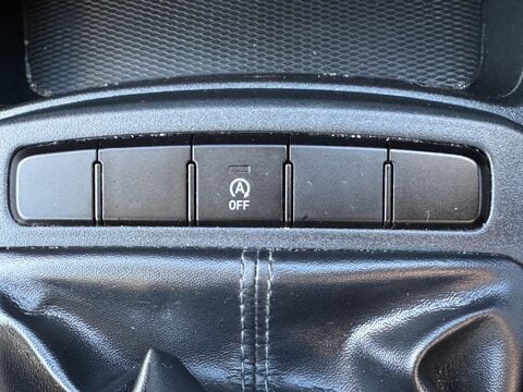 Hyundai i10 1.0 SE Connect Euro 6 (s/s) 5dr 29