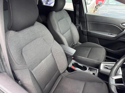 Renault Captur 1.3 TCe Iconic EDC Euro 6 (s/s) 5dr 8