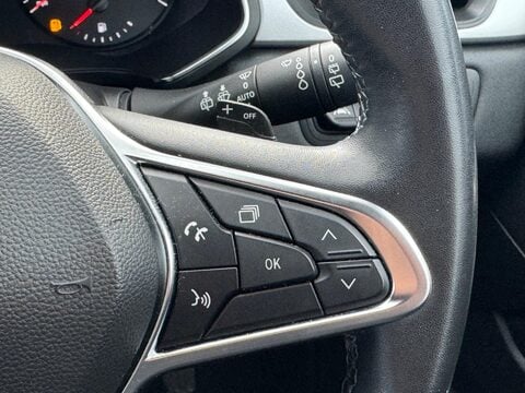 Renault Captur 1.3 TCe Iconic EDC Euro 6 (s/s) 5dr 29