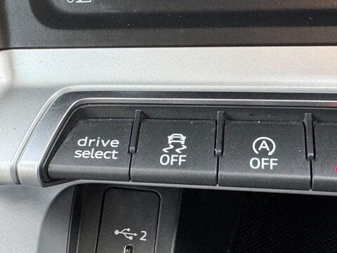 Audi Q3 1.5 TFSI CoD 35 Sport Euro 6 (s/s) 5dr 35