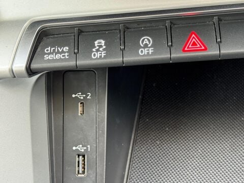 Audi Q3 1.5 TFSI CoD 35 Sport Euro 6 (s/s) 5dr 34