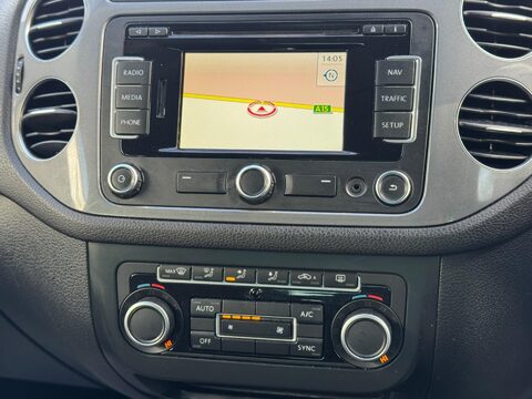 Volkswagen Tiguan 2.0 TDI BlueMotion Tech Match 4WD Euro 5 (s/s) 5dr 14