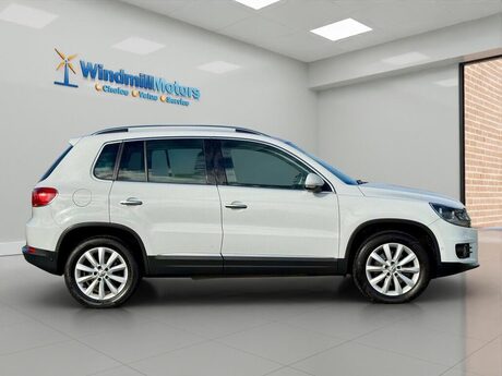 Volkswagen Tiguan 2.0 TDI BlueMotion Tech Match 4WD Euro 5 (s/s) 5dr