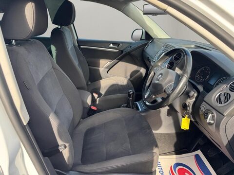 Volkswagen Tiguan 2.0 TDI BlueMotion Tech Match 4WD Euro 5 (s/s) 5dr 12