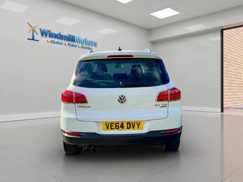 Volkswagen Tiguan 2.0 TDI BlueMotion Tech Match 4WD Euro 5 (s/s) 5dr 9