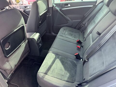 Volkswagen Tiguan 2.0 TDI BlueMotion Tech Match 4WD Euro 5 (s/s) 5dr 35