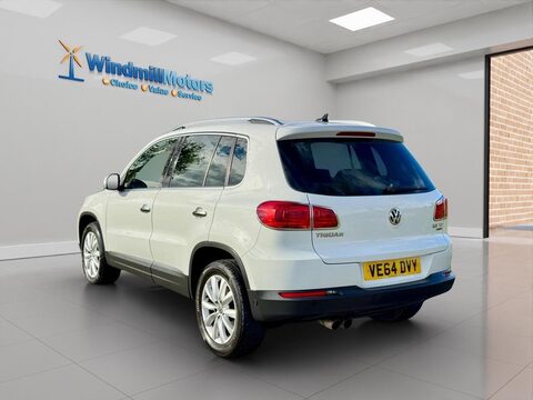 Volkswagen Tiguan 2.0 TDI BlueMotion Tech Match 4WD Euro 5 (s/s) 5dr 8