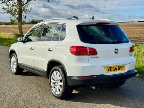 Volkswagen Tiguan 2.0 TDI BlueMotion Tech Match 4WD Euro 5 (s/s) 5dr 8
