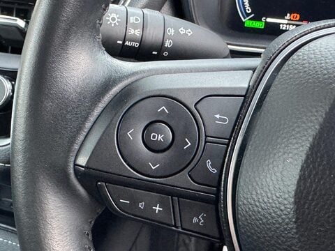 Toyota Corolla 1.8 VVT-h Excel Touring Sports CVT Euro 6 (s/s) 5dr 39