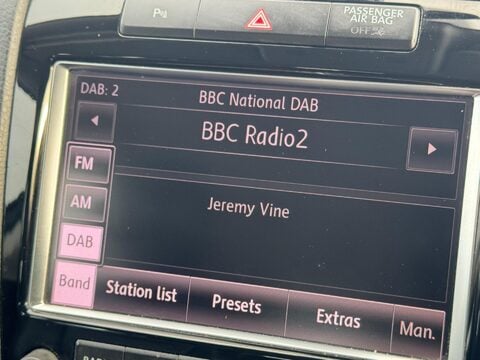 Volkswagen Touareg 3.0 TDI V6 BlueMotion Tech SE Tiptronic 4WD Euro 5 (s/s) 5dr 17