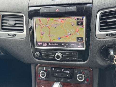 Volkswagen Touareg 3.0 TDI V6 BlueMotion Tech SE Tiptronic 4WD Euro 5 (s/s) 5dr 11