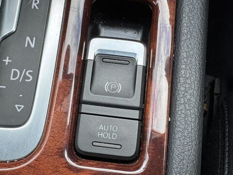 Volkswagen Touareg 3.0 TDI V6 BlueMotion Tech SE Tiptronic 4WD Euro 5 (s/s) 5dr 18