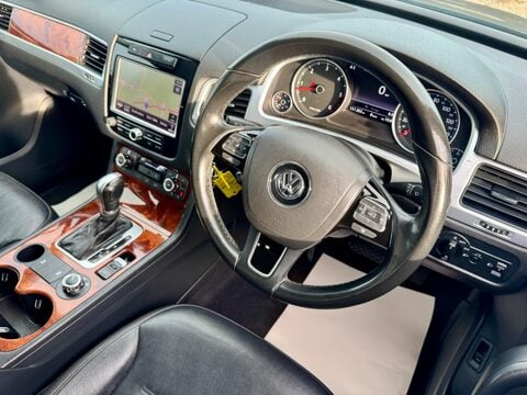 Volkswagen Touareg 3.0 TDI V6 BlueMotion Tech SE Tiptronic 4WD Euro 5 (s/s) 5dr 38