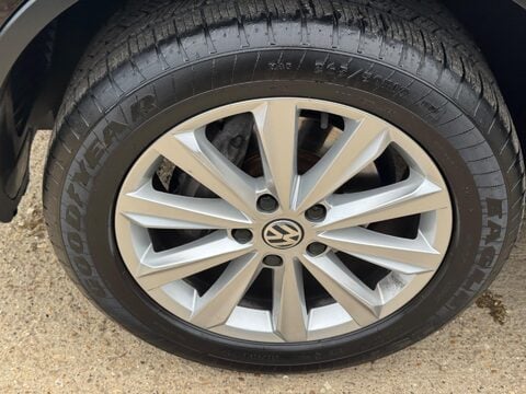 Volkswagen Touareg 3.0 TDI V6 BlueMotion Tech SE Tiptronic 4WD Euro 5 (s/s) 5dr 47