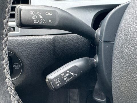 Volkswagen Touareg 3.0 TDI V6 BlueMotion Tech SE Tiptronic 4WD Euro 5 (s/s) 5dr 22