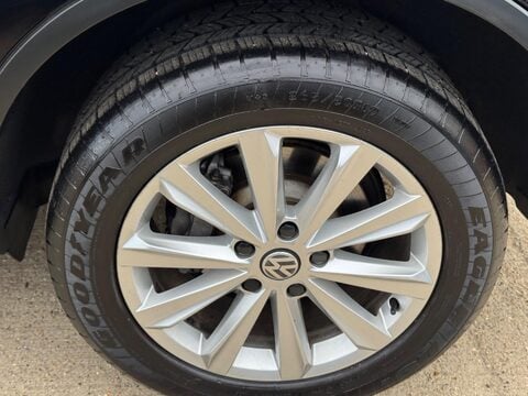Volkswagen Touareg 3.0 TDI V6 BlueMotion Tech SE Tiptronic 4WD Euro 5 (s/s) 5dr 44