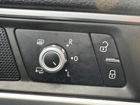 Volkswagen Touareg 3.0 TDI V6 BlueMotion Tech SE Tiptronic 4WD Euro 5 (s/s) 5dr 35