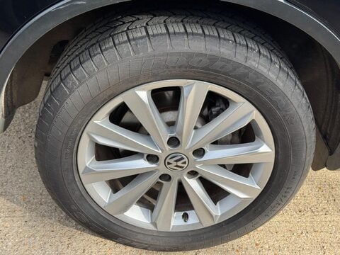 Volkswagen Touareg 3.0 TDI V6 BlueMotion Tech SE Tiptronic 4WD Euro 5 (s/s) 5dr 36