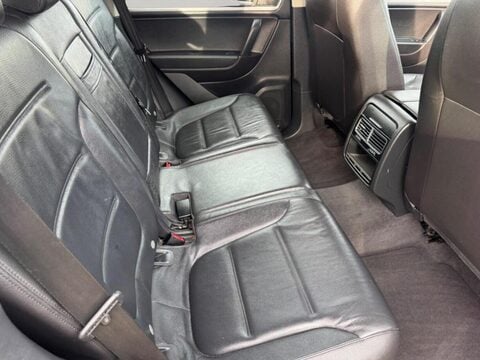 Volkswagen Touareg 3.0 TDI V6 BlueMotion Tech SE Tiptronic 4WD Euro 5 (s/s) 5dr 40