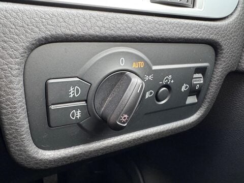 Volkswagen Touareg 3.0 TDI V6 BlueMotion Tech SE Tiptronic 4WD Euro 5 (s/s) 5dr 25