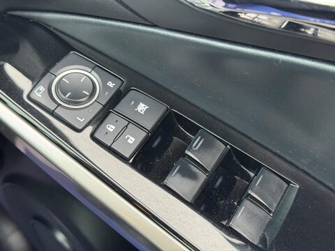 Lexus Is 2.5 300h Executive Edition E-CVT Euro 6 (s/s) 4dr 37