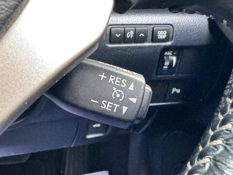 Lexus Is 2.5 300h Executive Edition E-CVT Euro 6 (s/s) 4dr 33