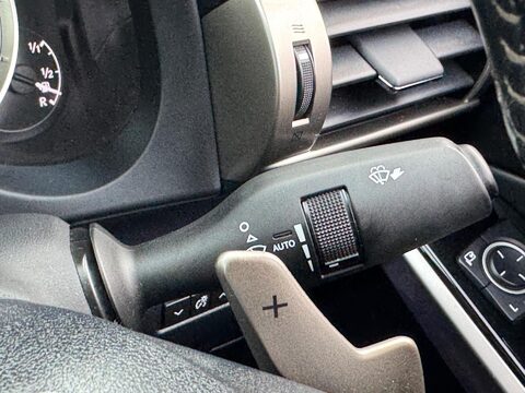 Lexus Is 2.5 300h Executive Edition E-CVT Euro 6 (s/s) 4dr 32