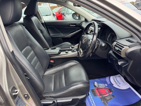 Lexus Is 2.5 300h Executive Edition E-CVT Euro 6 (s/s) 4dr 12