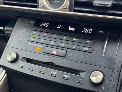 Lexus Is 2.5 300h Executive Edition E-CVT Euro 6 (s/s) 4dr 23