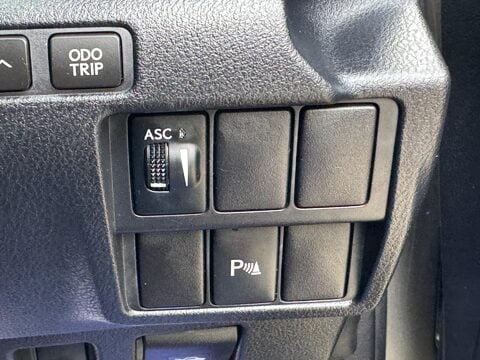 Lexus Is 2.5 300h Executive Edition E-CVT Euro 6 (s/s) 4dr 36