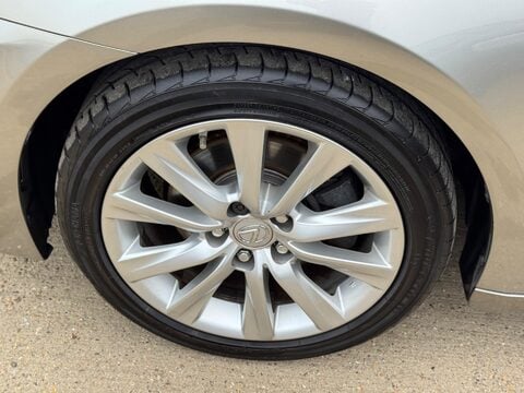 Lexus Is 2.5 300h Executive Edition E-CVT Euro 6 (s/s) 4dr 47