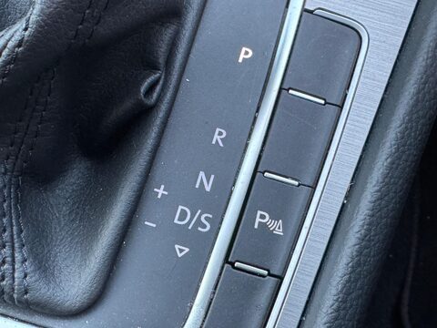 Volkswagen Golf 1.4 TSI BlueMotion Tech Match DSG Euro 5 (s/s) 5dr 27