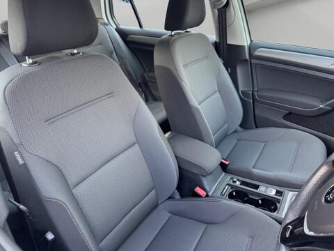 Volkswagen Golf 1.4 TSI BlueMotion Tech Match DSG Euro 5 (s/s) 5dr 10