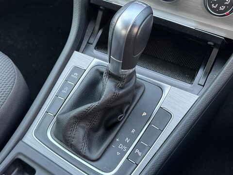 Volkswagen Golf 1.4 TSI BlueMotion Tech Match DSG Euro 5 (s/s) 5dr 21