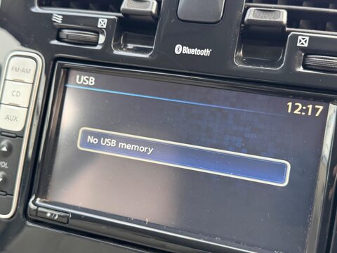 Nissan LEAF 24kWh Auto 5dr 17