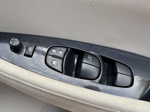 Nissan LEAF 24kWh Auto 5dr 34