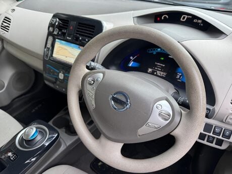 Nissan LEAF 24kWh Auto 5dr