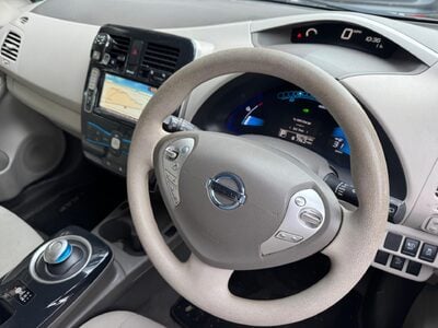 Nissan LEAF 24kWh Auto 5dr