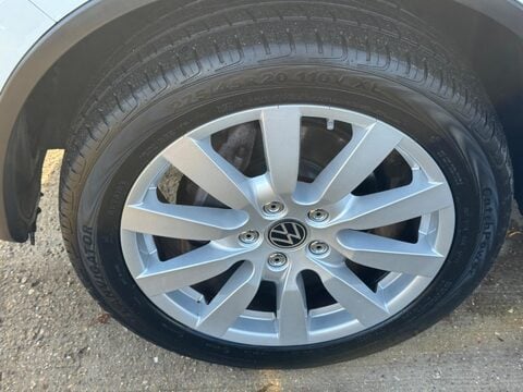 Volkswagen Touareg 3.0 TDI V6 BlueMotion Tech R-Line Tiptronic 4WD Euro 6 (s/s) 5dr 64