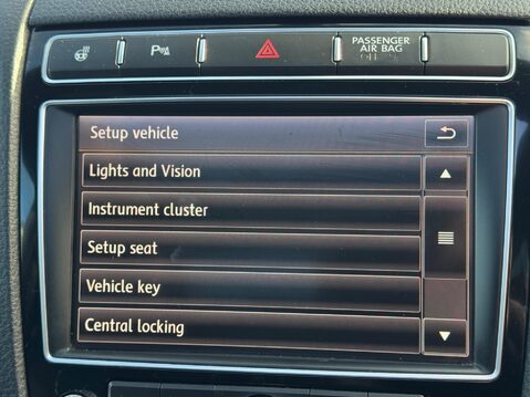 Volkswagen Touareg 3.0 TDI V6 BlueMotion Tech R-Line Tiptronic 4WD Euro 6 (s/s) 5dr 28