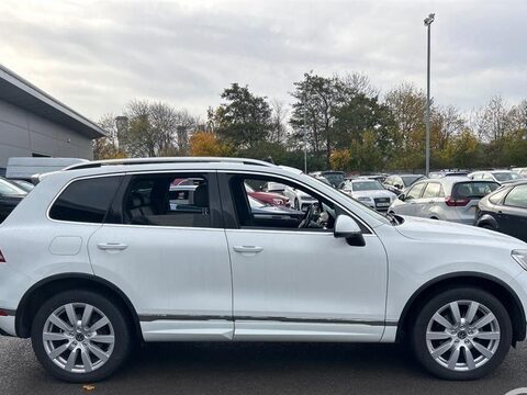 Volkswagen Touareg 3.0 TDI V6 BlueMotion Tech R-Line Tiptronic 4WD Euro 6 (s/s) 5dr 3