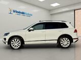 Volkswagen Touareg 3.0 TDI V6 BlueMotion Tech R-Line Tiptronic 4WD Euro 6 (s/s) 5dr 8