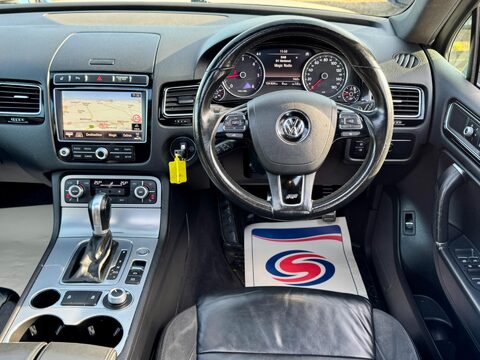 Volkswagen Touareg 3.0 TDI V6 BlueMotion Tech R-Line Tiptronic 4WD Euro 6 (s/s) 5dr 2
