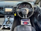 Volkswagen Touareg 3.0 TDI V6 BlueMotion Tech R-Line Tiptronic 4WD Euro 6 (s/s) 5dr 2