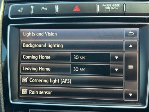 Volkswagen Touareg 3.0 TDI V6 BlueMotion Tech R-Line Tiptronic 4WD Euro 6 (s/s) 5dr 29