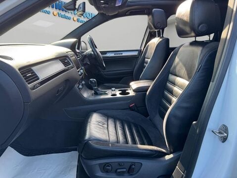 Volkswagen Touareg 3.0 TDI V6 BlueMotion Tech R-Line Tiptronic 4WD Euro 6 (s/s) 5dr 55