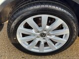 Volkswagen Touareg 3.0 TDI V6 BlueMotion Tech R-Line Tiptronic 4WD Euro 6 (s/s) 5dr 61