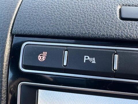 Volkswagen Touareg 3.0 TDI V6 BlueMotion Tech R-Line Tiptronic 4WD Euro 6 (s/s) 5dr 19